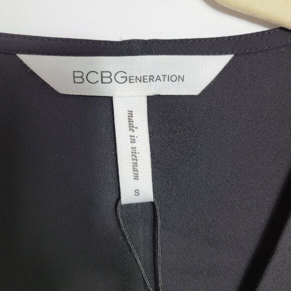 Bcbgeneration Elbow Sleeve Wrap Top Size SMALL - Picture 11 of 13